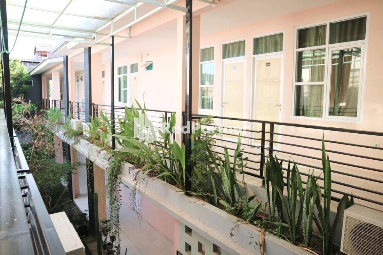 Wisma Suci Syariah Polewali Mandar Mitra Reddoorz Matakali Exterior foto