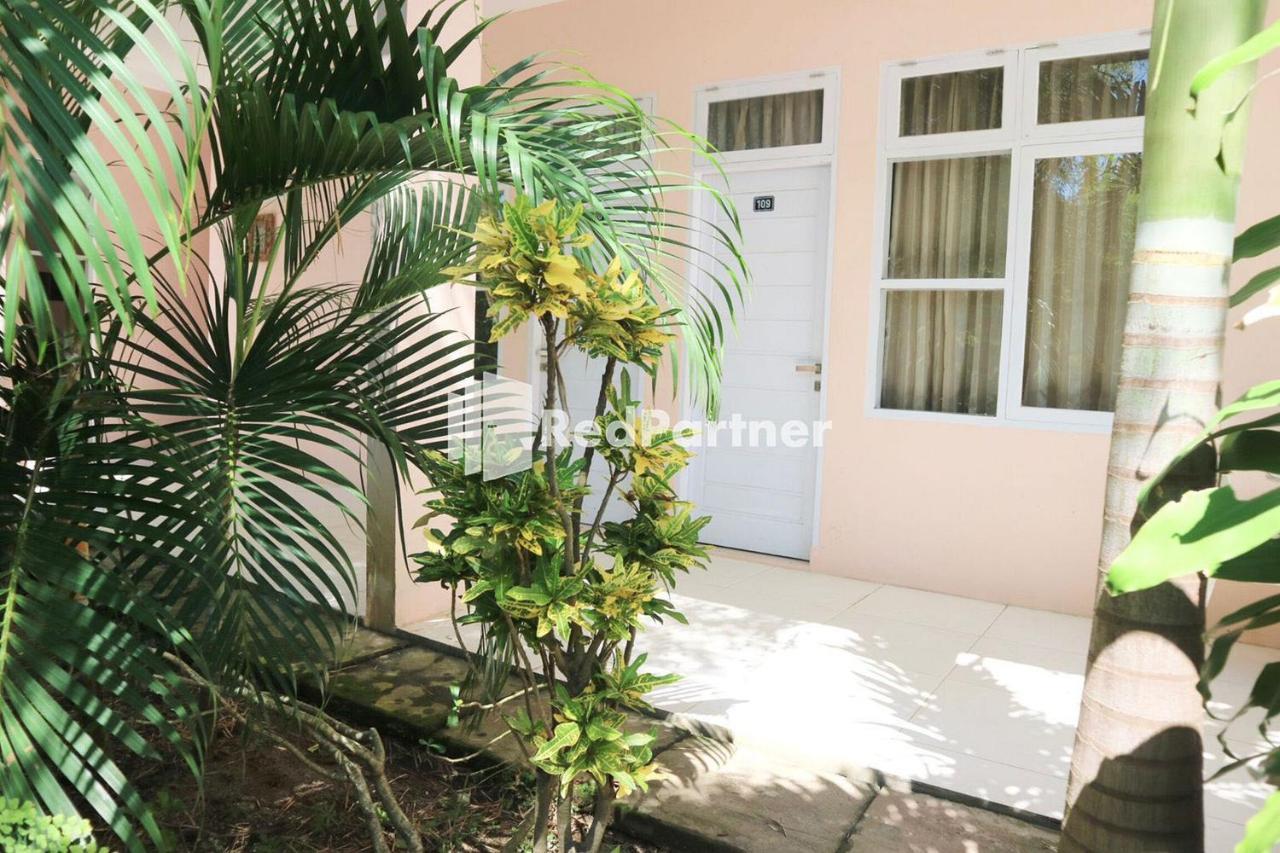 Wisma Suci Syariah Polewali Mandar Mitra Reddoorz Matakali Exterior foto